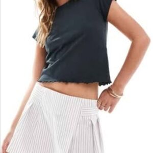 Black Cropped Lettuce-Edge Tee